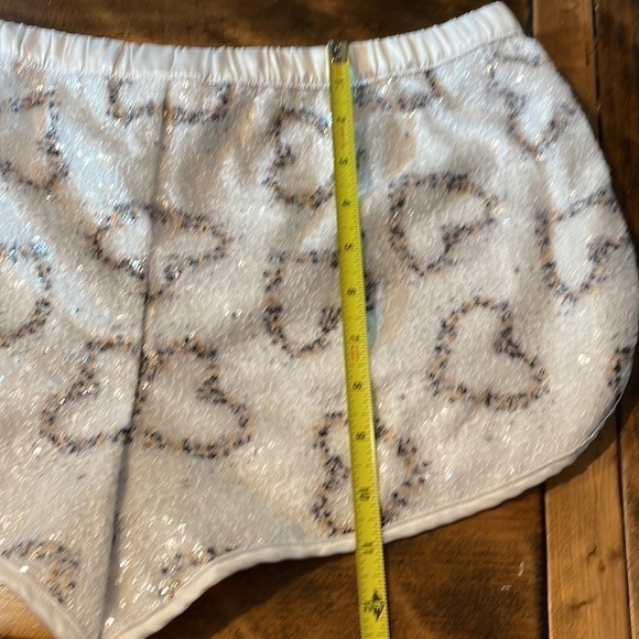 Victoria secret sequine heart shorts size med satin lined white/silver/gold - Picture 7 of 8